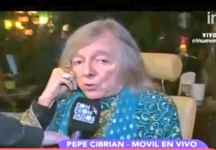 elcosodelapizza's tweet photo. A la flauta lo desmejorado que está el cantante de Babasonicos. https://t.co/6HuCTbomQ7