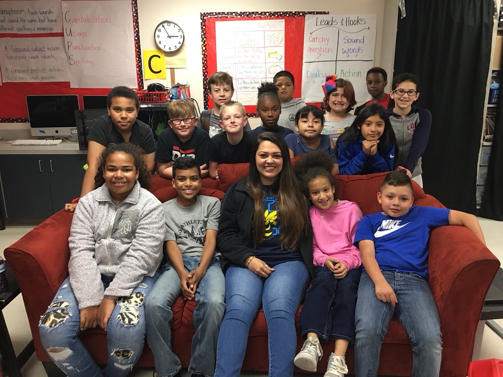 shannonf893's tweet photo. I have truly loved having an intern this year. Good luck Ms. Garcia!! You are going to be a great teacher!!! I’m definitely going to miss you!!!!! #hodgesmisd https://t.co/TozjBSbc2m