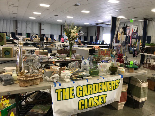 Getting ready for our Gardening for All Ages event tomorrow! 9-4 at fairgrounds Please join us ow.ly/P6eP30jIFTk #DanvilleIN #hendrickscounty #AvonIN #Brownsburg