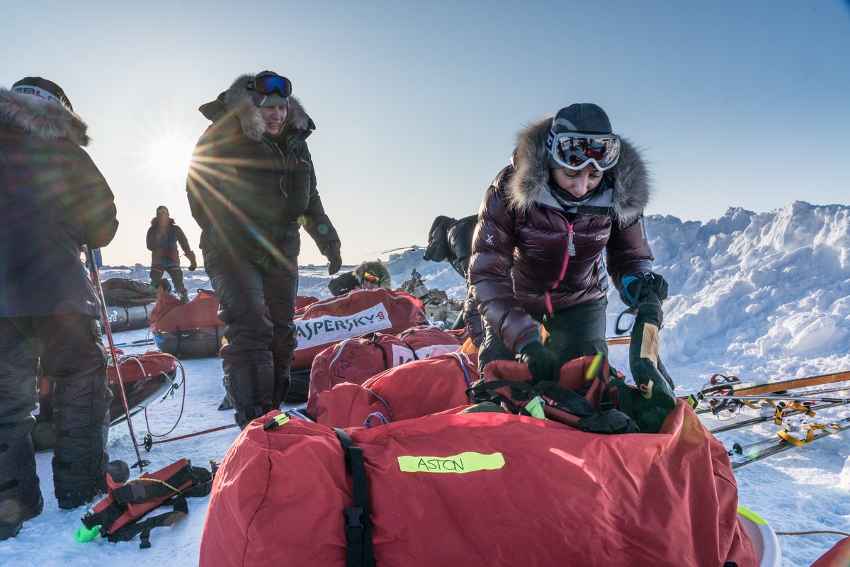 kaspersky's tweet photo. Felicity Aston MBE, first woman to ski solo in Antarctica led 11 female explorers, 7 from Europe and 4 from the Middle East, through this journey with strenght and humour
📸@renan_ozturk
#northpole2018 #KasperskyLab
#WomenEmpowerment https://t.co/jc5XrE0osi