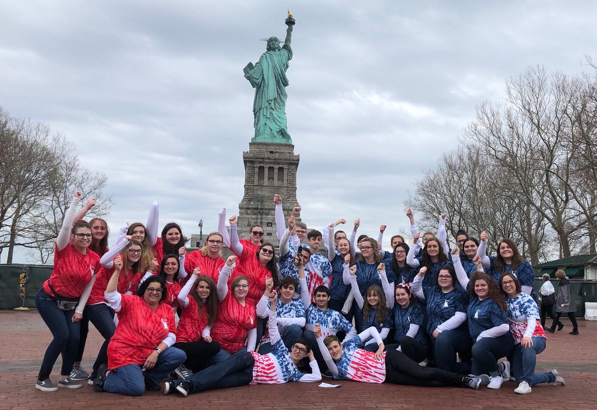 fjglincoln's tweet photo. Concert Choir students sang on Liberty Island AND learned a Wicked song and choreograghy from a current cast member. #EC_proud https://t.co/xy3MsBvcfJ