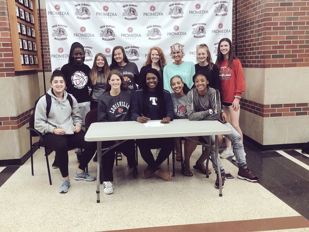 KelsyLeanne's tweet photo. “Where’s my pen? Y’all I’m signing!”📝✅ #TUCommit ⚡️ https://t.co/QChbd5pSoe