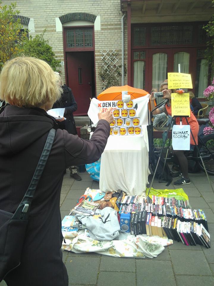 Shel_Den_Haag's tweet photo. #OntkroonShell op #vrijmarkt in Den Haag. https://t.co/jl9jW9c4RS
