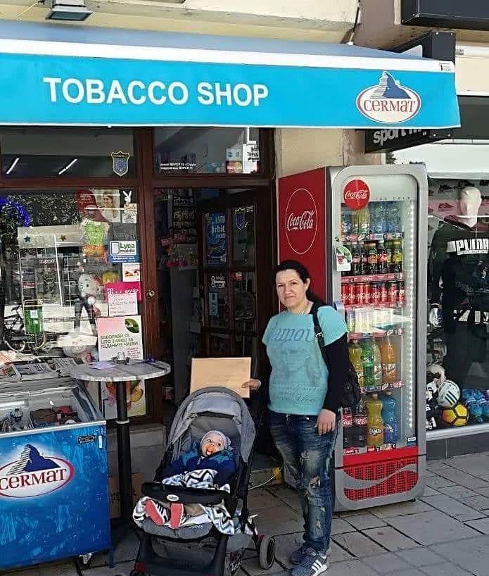 srekjaplus's tweet image. Радмила Митревска од Македонски Брод, Божица Сандева од Кочани, Ивона Басуроска од Вевчани и Светлена Корчовска од Русиново се некои од многуте досегашни добитници на СРЕЌА ПЛУС подароци од Државна лотарија на Македонија. 
Воедно, поддржувачи на трендот на подарување на грепки