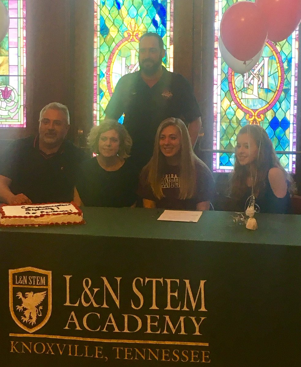 LNSTEMAC's tweet photo. Another scholar athlete signs to swim at the next level. Congrats @LNSTEM2018 @sydneygoodman14 !  Best wishes as @FloridaTech Panther 🏊‍♀️ ! https://t.co/goFPbn85XN