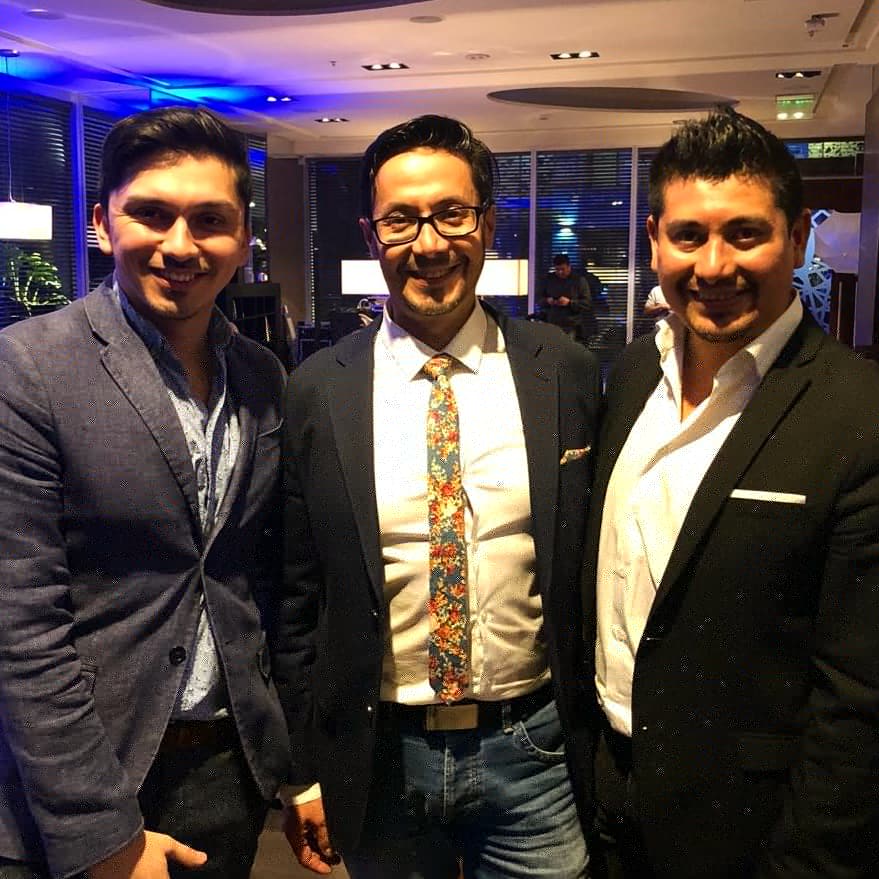 RSantiagoHotel's tweet photo. Empezó la temporada de #RenRunways con el diseñador chileno @HeriLevi y su nueva colección en el #DBar de #RenSantiago https://t.co/kyOk4J3zrf