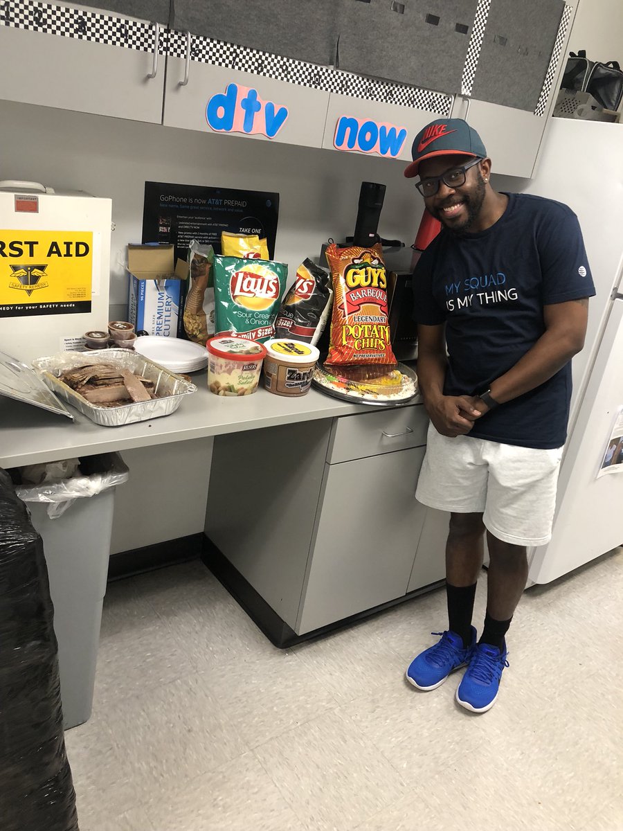 WelcomeToIndy's tweet photo. Promotion party in Indy!! Congrats Chris! We wish you the best in Florida! #IHX #MidStatesProud #LifeAtATT #movingonup https://t.co/lZysT83dMx