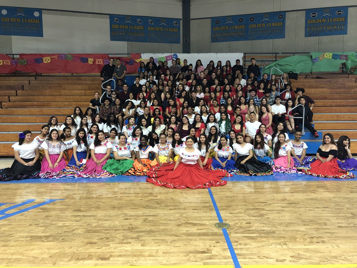QHSpanishClub's tweet photo. An amazing day with amazing performances. Our biggest one yet! Good job to everyone today!! 💃🏼🇲🇽 https://t.co/tsPeFUkLnw