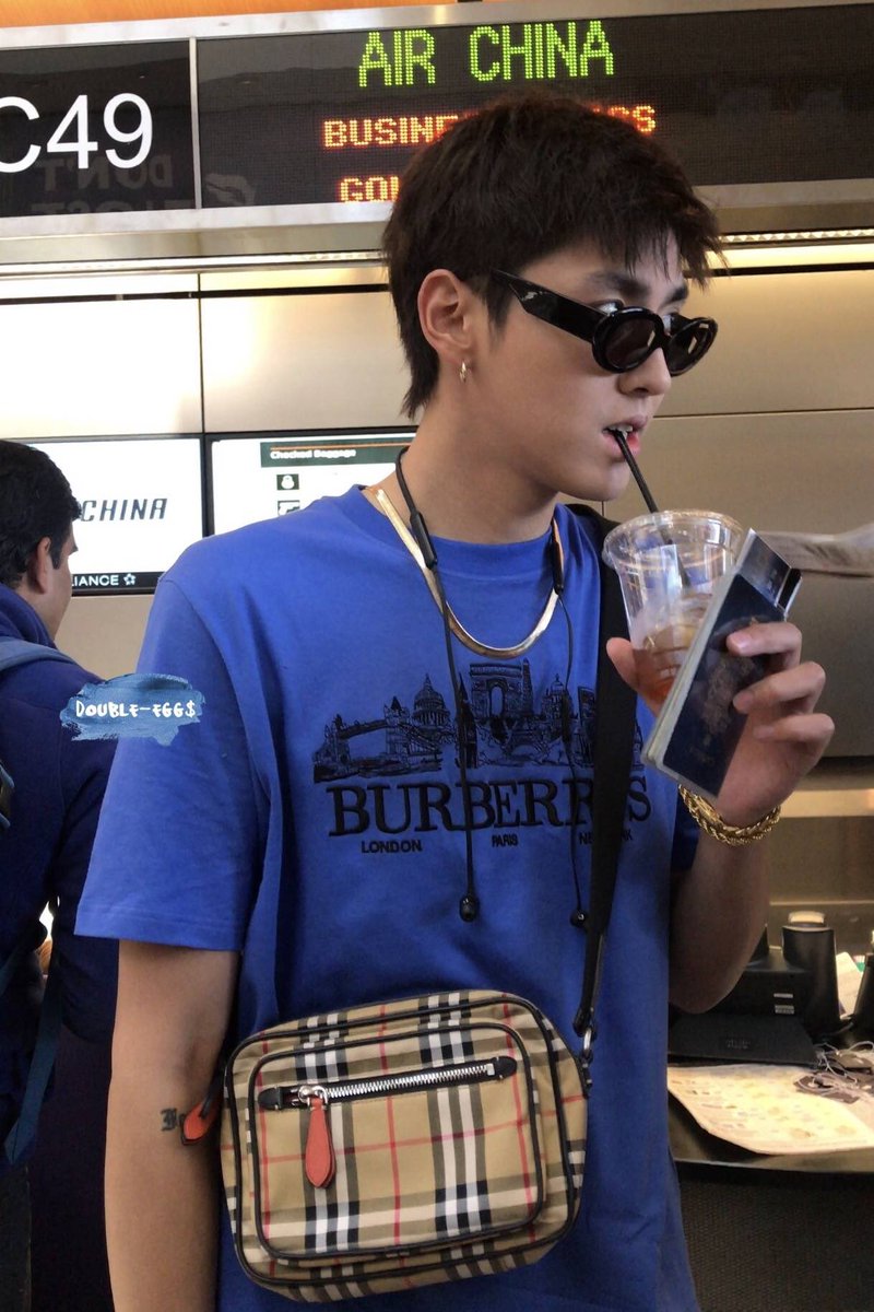 KrisWuTurkey's tweet photo. 180428 #KrisWu - Los Angeles Havalimanında

cr : 凡蛋蛋Double-egg https://t.co/9awgGSoT6x