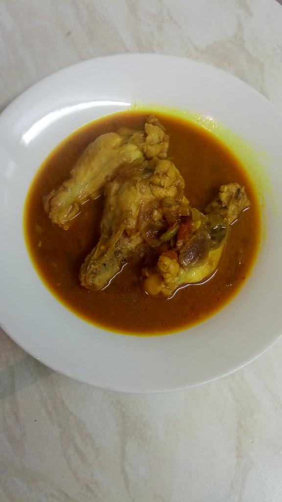 RajSurveyor's tweet photo. #Desi #Murghi #Chicken #curry with #goosefat #jeera #cardoman #handchopped #masala #fridayfeeling https://t.co/DcBBiLTAv8