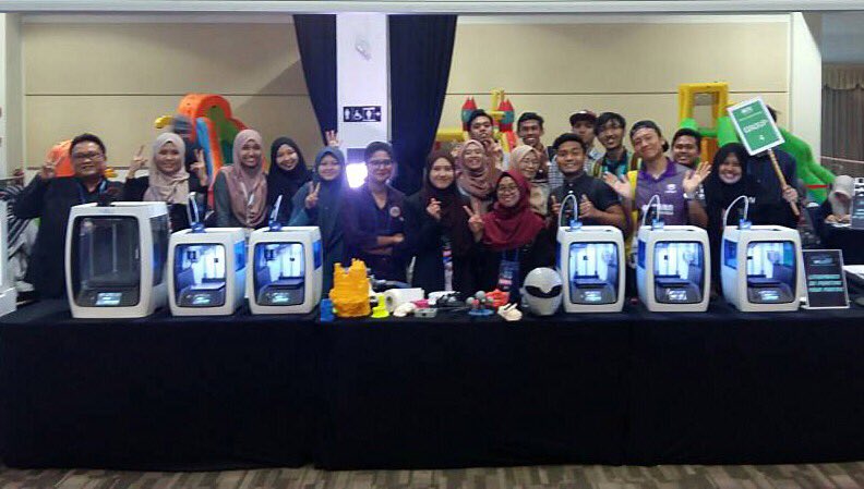 ROBO3D's tweet photo. Robo R2 and C2 printers featured at the Malaysia Autoshow’s Intelligent Mobility Experience! Extra special shout out to our partners at Cuberlab and @Pebblereka3D for representing us so well! https://t.co/xvbIneEyqb #MalaysiaAutoshow2018 #RoboC2 #RoboR2 #STEM #STEAM https://t.co/B33D3eNWLc