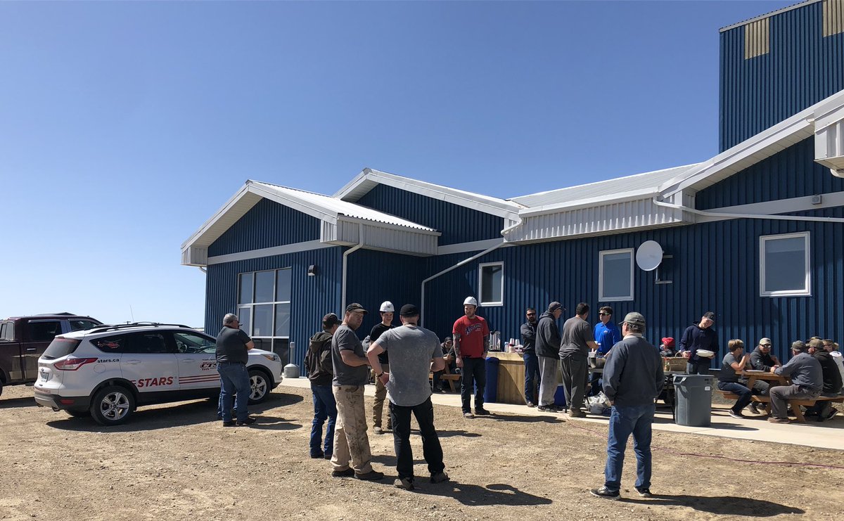 erinnb93's tweet photo. Great turnout for our @STARSambulance BBQ today at @GDTerminal. Thanks to our awesome community for the support! #ISupportSTARS https://t.co/sZloosnfhn