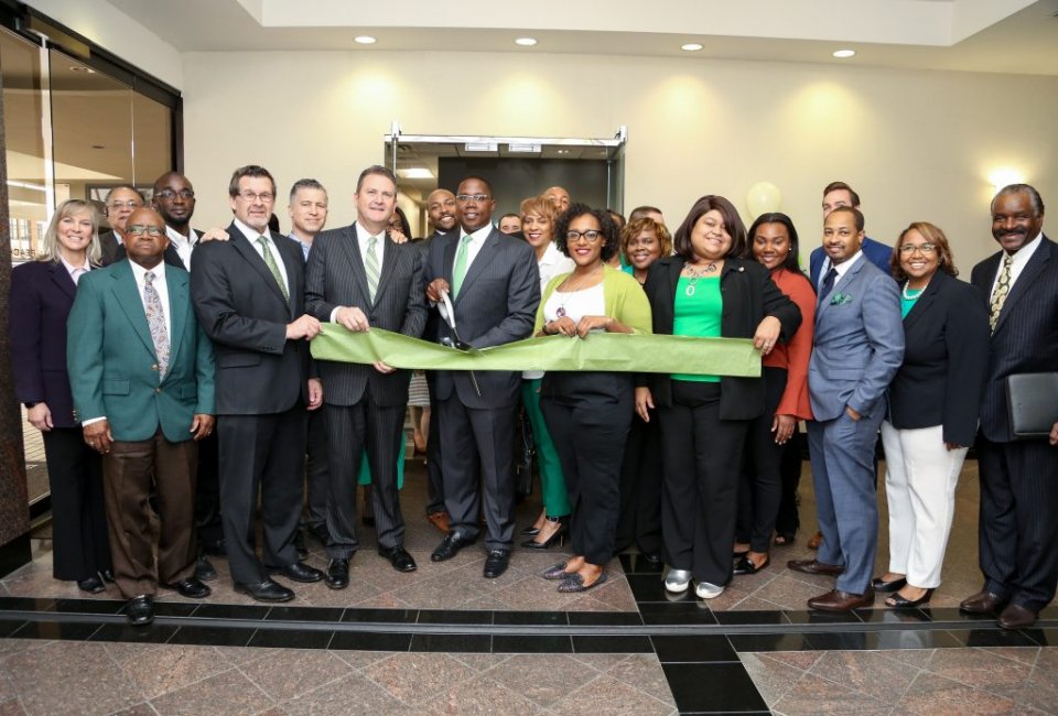 CommerceClubATL's tweet photo. Congratulations to Member Hermon Mason for the grand opening of his new office with COUNTRY Financial. We love seeing our Members' many successes!
#lifelivedwell #celebratingourmembers #wearebecauseyouare https://t.co/rEQWl9DKU7