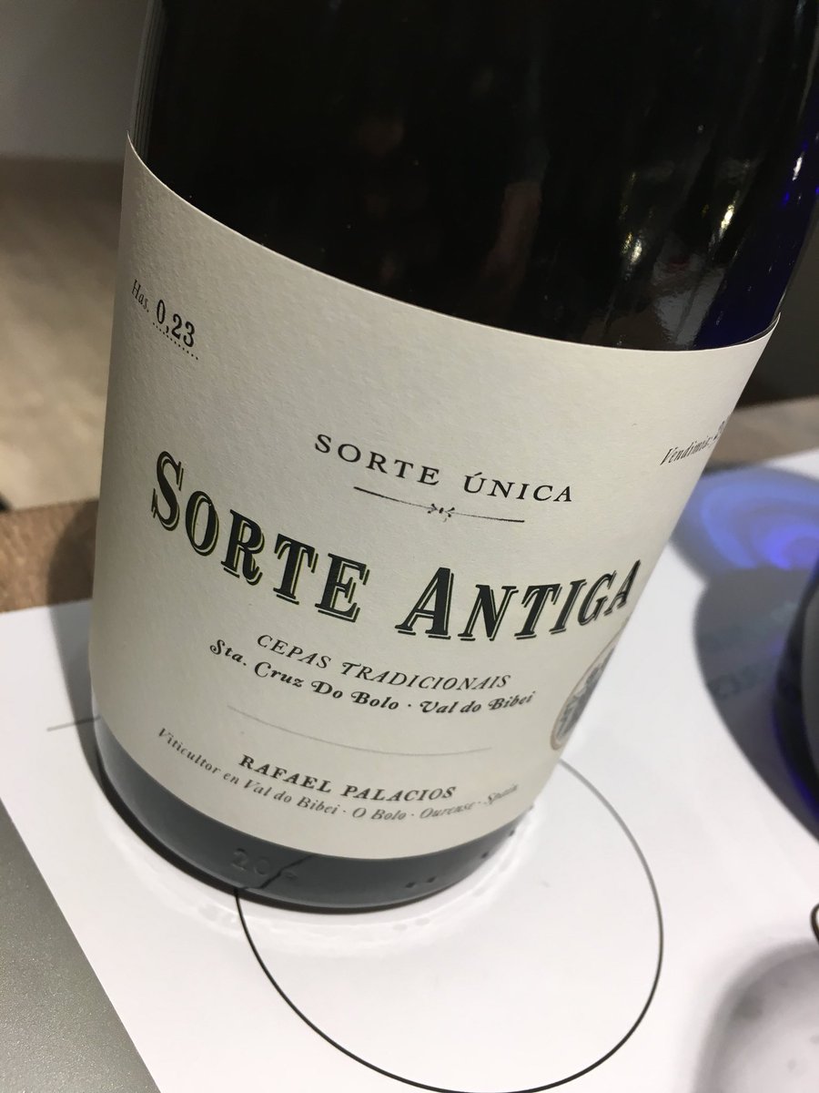 Estoy pensando Rafa ......<a href="/Vino_rpalacios/">RAFAEL PALACIOS</a> que metiste un paisaje y filosofía en la botella,,,