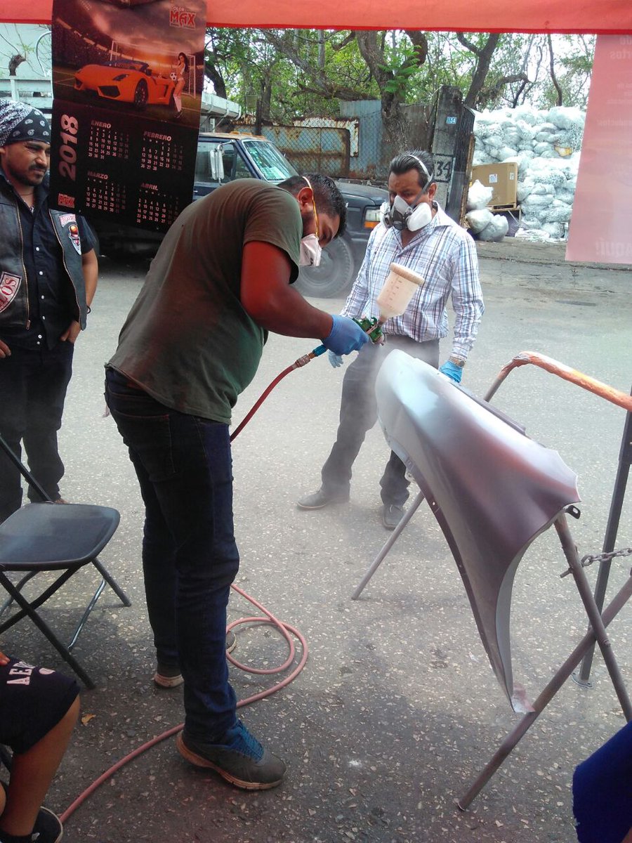 AxaltaLATAM's tweet photo. Hoy en #Pachuca con el #AxaltaEnTour para ofrecer capacitación teórica y práctica a nuestros maestros talleristas 😎
#FelizViernes https://t.co/DhgG9isdrM
