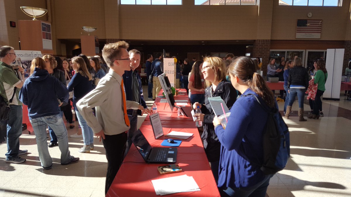 Waldo_Amanda's tweet photo. Learned so much from our HSSD students today at the HSSD Lead Your Learning Expo! Thank you for coming out on your day off! Incredible experience! #hssdcreate https://t.co/ORFYUT31iR