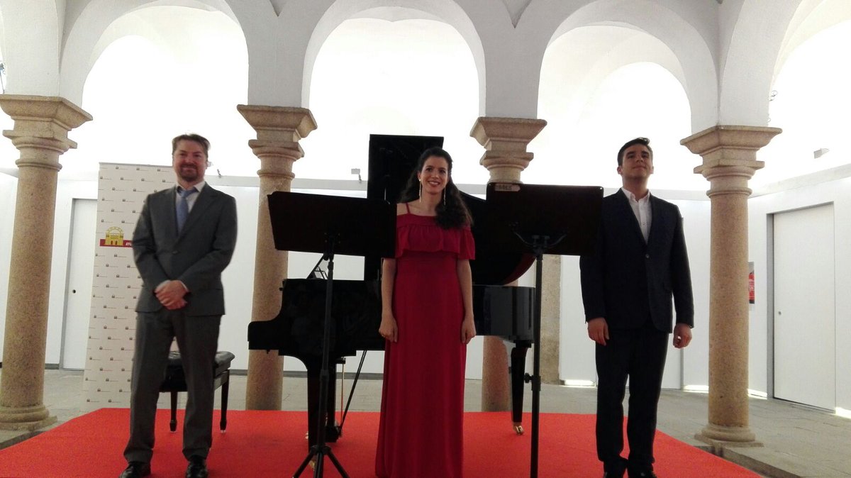 Recital de <a href="/BeatrizOleaga/">Beatriz Oleaga</a> y <a href="/ArriTenor/">César Arrieta</a> en #Mérida #VCicloPatrimonio <a href="/ayto_merida/">Ayuntamiento de Mérida</a> <a href="/GrupoCPHE/">Ciudades Patrimonio</a>
