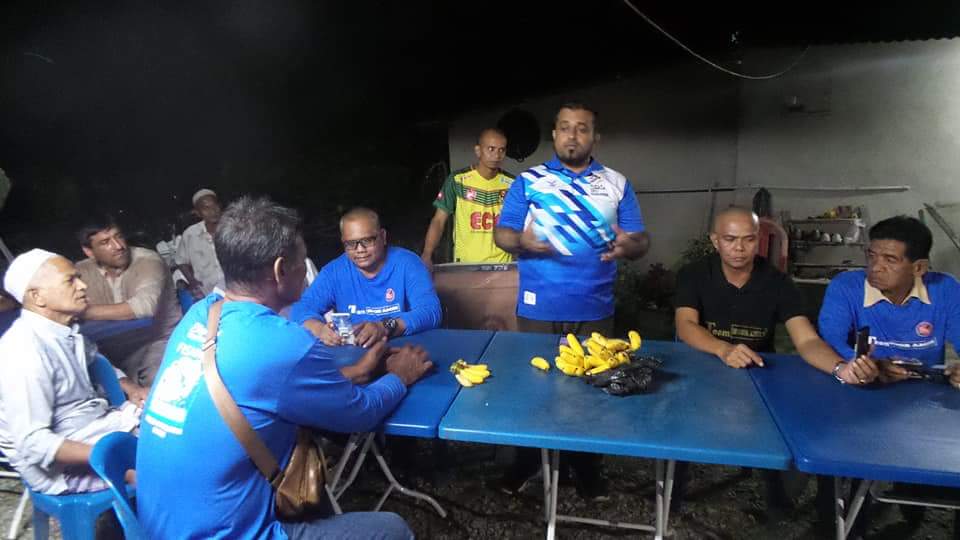 Pemudabaling201's tweet photo. Calon #BNDUNN30Bayu Sdr @MohdNoorMdAmin  bersantai bersama Para Anggota Briged Sukarelawan Bongor di Kg Bukit Payung Mukim Bongor https://t.co/Vpobxnyl7n