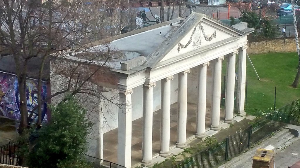 Amanda_kum's tweet photo. Thorntons Orangery at #notredameestate, Clapham #restore  #claphamorangery  @NotreDameSW4  @orangeryclapham @MayorLBLambeth @MayorofLondon https://t.co/ORxH0ARBCg