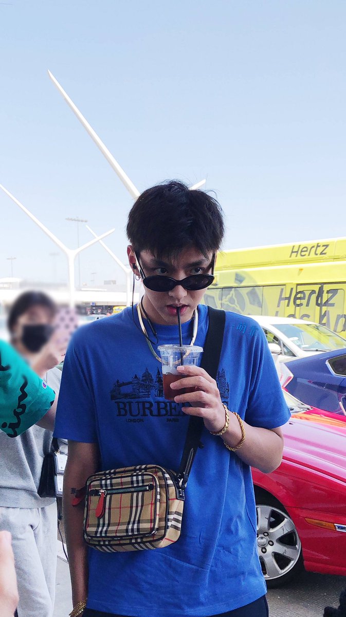 KrisWuTurkey's tweet photo. 180427  #KrisWu Los Angeles Havalimanında

cr.-萌霏 https://t.co/pQjvz19f0A