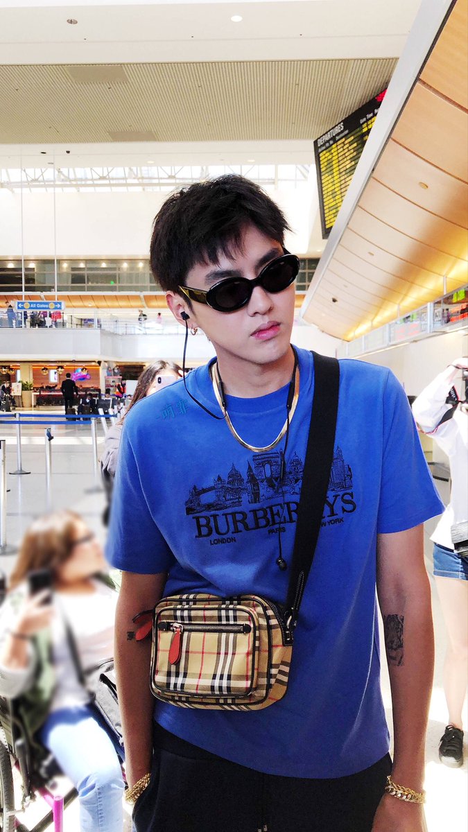 KrisWuTurkey's tweet photo. 180427  #KrisWu Los Angeles Havalimanında

cr.-萌霏 https://t.co/pQjvz19f0A