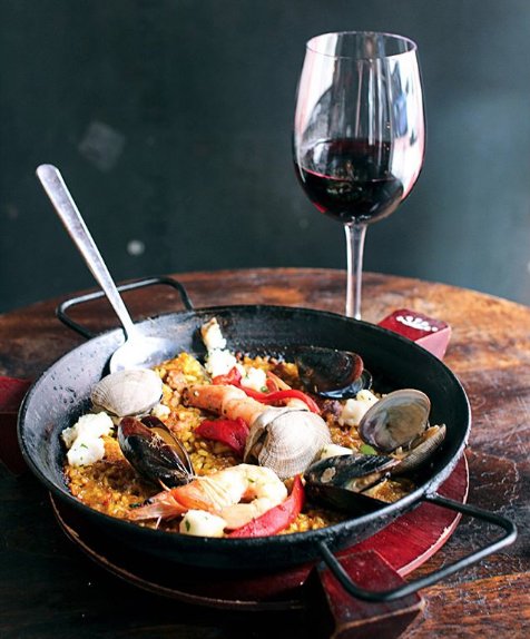 SocarratNYC's tweet photo. After a hard week all you need is wine and paella π·π₯ #fridaynight #socarratnyc #socagram #paella #wine
π·@mariadrinks https://t.co/8SiOIFsEE0