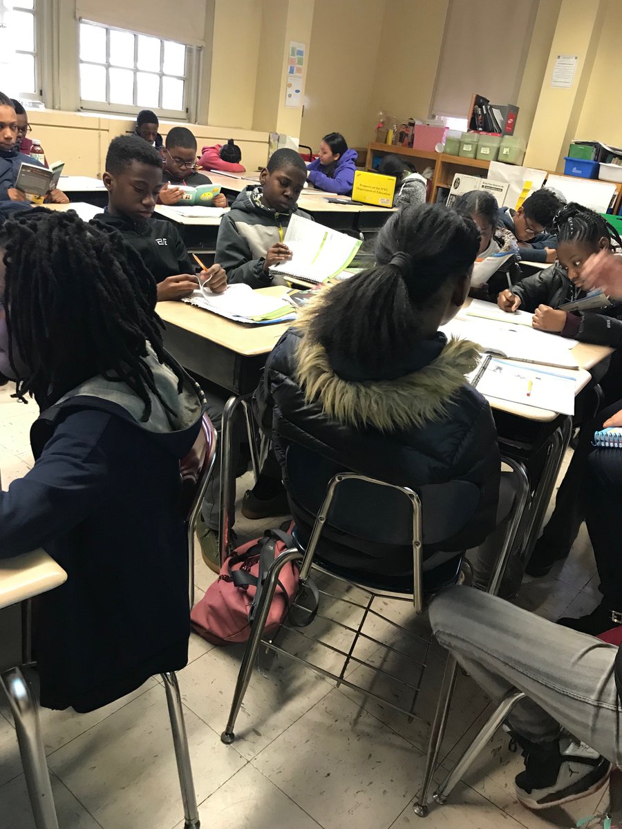 PrincipalMosely's tweet photo. BEST way to spend a rainy Friday afternoon? Ramping up literacy with
READ 180! #literacypower #welovetoread #notyourordinarystudents #notyourordinaryschool #wearecollegeprep https://t.co/lPu2GcIHCf