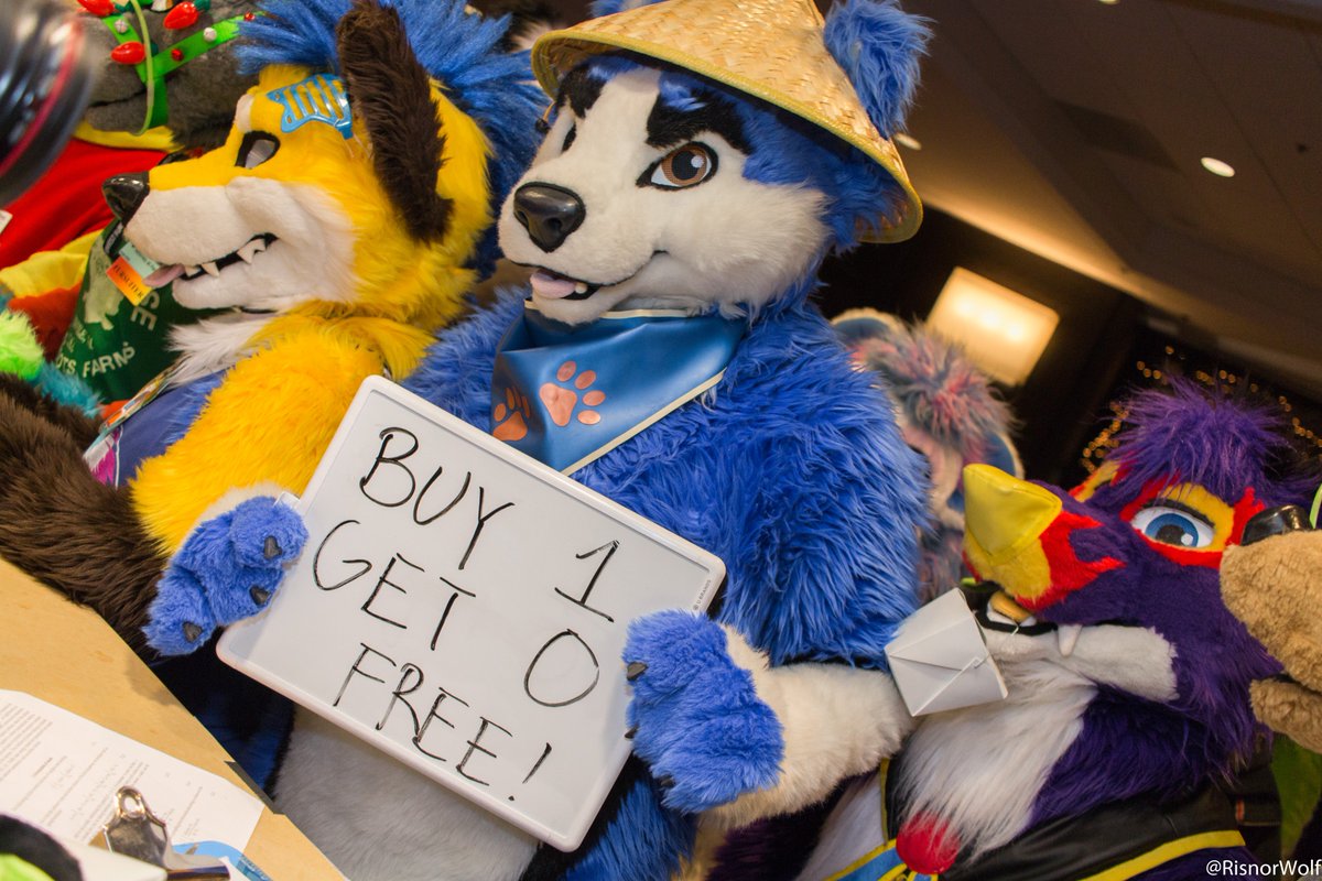 RisnorWolf's tweet photo. Happy #FursuitFriday from the wild #AsianPhotobooth at #MFF2017! I don't think these animals get what any of these signs say... yes even the one in English... π€¬βπ―π€π₯
Full Azn Photobooth album: https://t.co/oi8cCFGisq https://t.co/i20kuPp0Xt