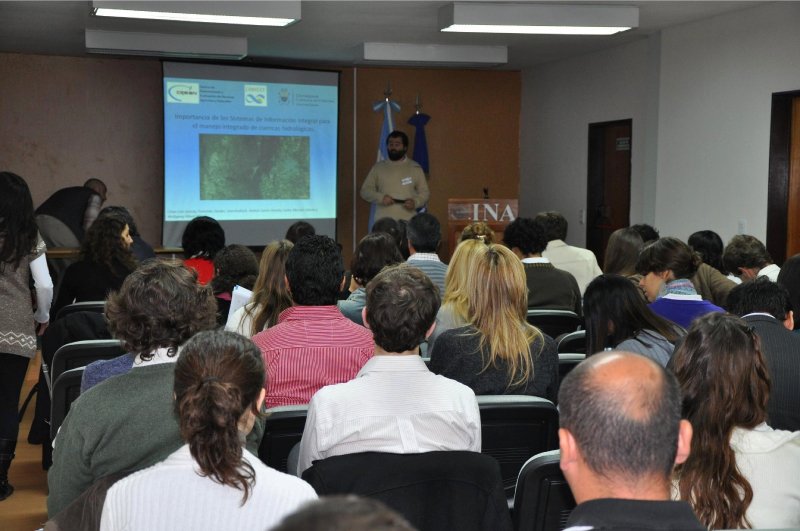 ifrh2018's tweet photo. Nos vamos preparando para la cuarta entrega del #ifrh2018 recordando la primera. Viniste? Este año no te quedes afuera! #ifrh2012 #1erencuentro https://t.co/BhdHL01qey