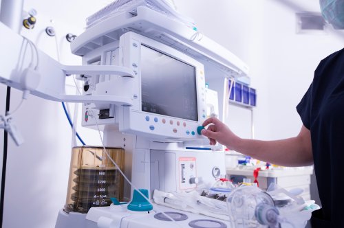 PattisonKids's tweet photo. Imagine rushing your child to emergency, only to discover the worst news, “cancer”. This is reality for some #Sask families, and they deserve a dedicated #childrenshospital here in our province. RT this tweet to help fill our hospital with lifesaving technology! #SKBlueCross4Kids https://t.co/ewPEDNQQZQ