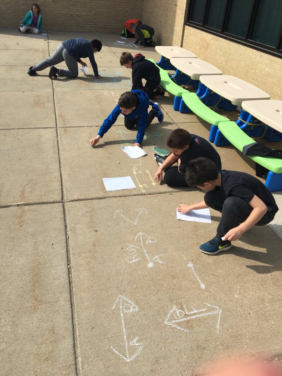 melissa_yack's tweet photo. Taking Geometry outside! 🌞😎#ervingskyhawks https://t.co/3pQXLdD9Lx