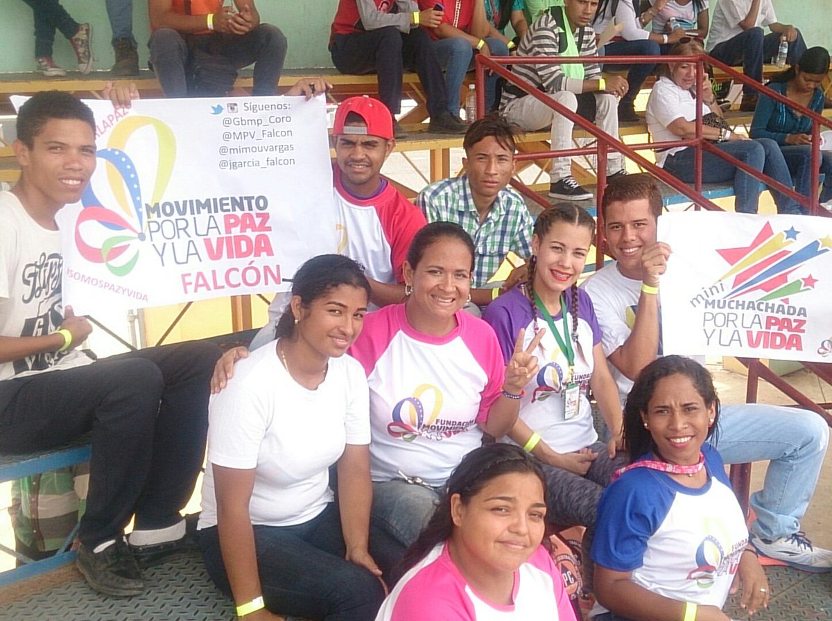 Gbmp_Coro's tweet photo. Los Falconianos, el @MPV_Falcon y todo el personal de la @Gbmp_Coro recibieron hoy al presidente @NicolasMaduro con Alegría y mucho Cariño. En #Falcón decimos #NicoEsElMio #VamosNico @AsuntosDPaz @DPazyVida @mimouvargas @jgarcia_falcon https://t.co/kxroYSkDIJ