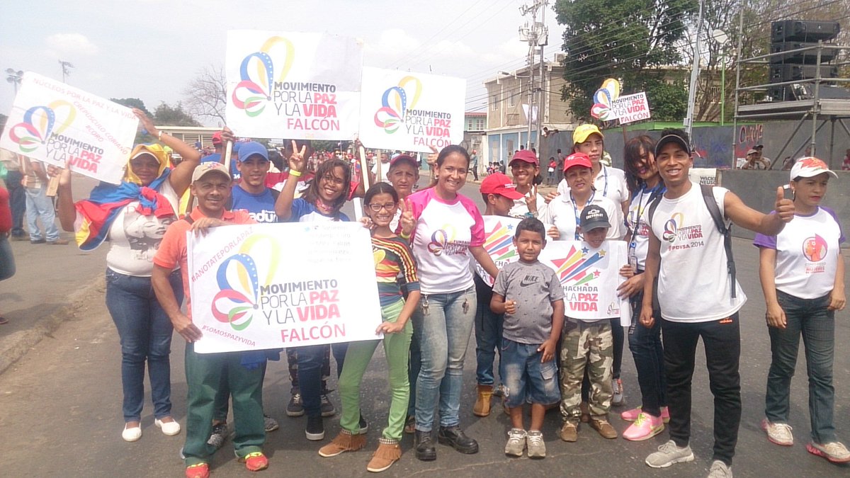 Gbmp_Coro's tweet photo. Los Falconianos, el @MPV_Falcon y todo el personal de la @Gbmp_Coro recibieron hoy al presidente @NicolasMaduro con Alegría y mucho Cariño. En #Falcón decimos #NicoEsElMio #VamosNico @AsuntosDPaz @DPazyVida @mimouvargas @jgarcia_falcon https://t.co/kxroYSkDIJ