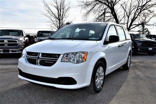 7ViewChrysler's tweet photo. When it's time for a vacation, let your #Grand #Caravan get you there. The new 2018 #Dodge Grand Caravan #CVP comes loaded with all the must-haves. Keyless entry, backup camera, 3.6L Pentastar VVT V6 engine are just a few features included. Visit #Sevenview and see for yourself! https://t.co/g7SPXX0dAx