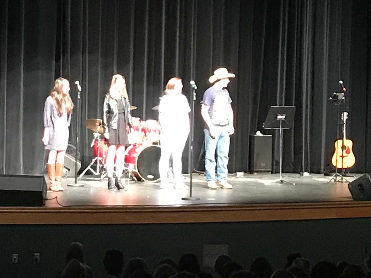 swhsmustangs's tweet image. The finalist for Mustang Idol performed for SWHS. The 2018 Mustang Idol winner is Steven Winkler. Amazing performances by all contestants. #swhsmustangs @SW_MusicDept