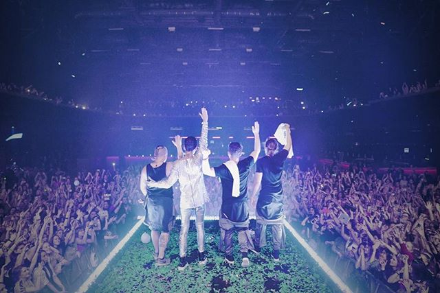 Geisterfahrxr's tweet photo. We all know this feeling. The one when the tour is over and we have to come back home as empty as a bottel of water. Without knowing what's going next... 👽 💕
#dmtour #zimmer483tour #fiatour #AlienFamily #tokiohotel https://t.co/ciuK1fVdlQ
