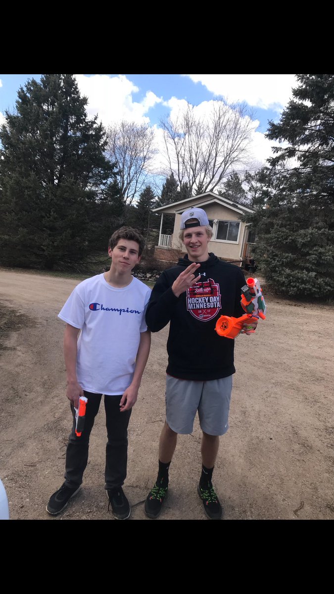 Parker “stinky” wylie grabs his second kill on Jack heintz from pub g is better with a quick yet effective #2inthepink @StillyNerf