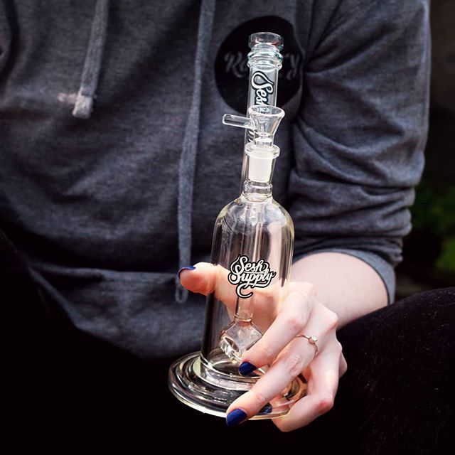 seshsupply's tweet photo. Revel in the sesh!!
.
.
.
#seshsupply #smokesesh #stayup #420life #weshouldsmoke #letssmoke #seshlife https://t.co/srgR8Ihhaw https://t.co/hajsqXvWiN