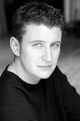 Daniel_Veronica's tweet image. So jumping on the #firstheadshotday band wagon, here's mine from 2000, safe to say I haven't aged a day! #livingindenial