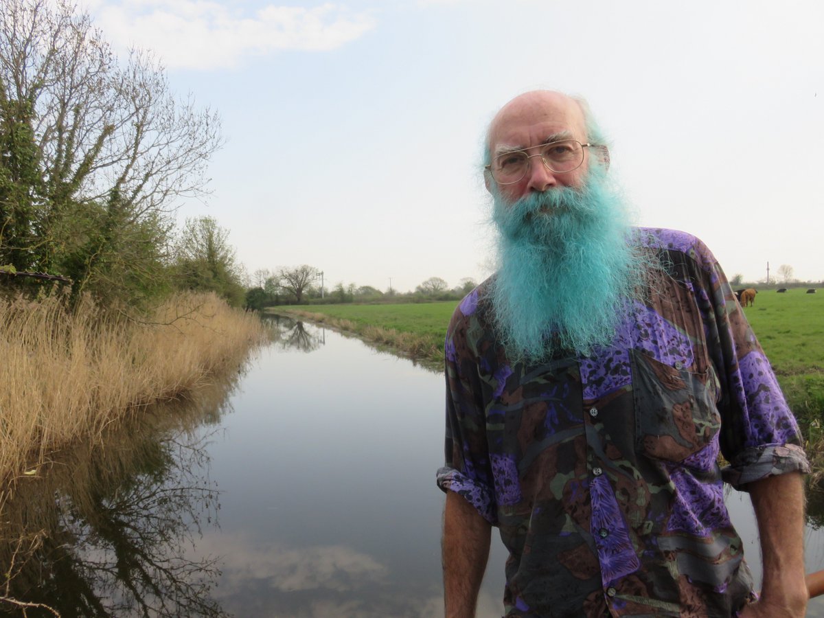 bardofely's tweet photo. I recently visited the #MarshfieldLevels with @RogerGilbert where we saw an #orangetipbutterfly, #commonnewts, #ramshornsnails and a #reedbunting amongst the flora and fauna living in this #wetland of #reens! https://t.co/Niz6CsDDfV