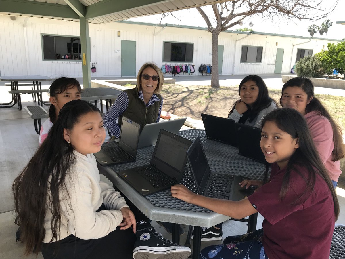 yfojtasek's tweet photo. 5th grade Ss @ADES_SMUSD work with fabulous mentors on their Exhibition project! #pypx https://t.co/V3AmaSo6Ib