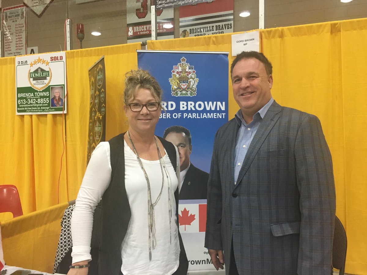 gordbrown's tweet photo. Brockville Home Show at Brockville Memorial Centre with my Constituency Assistant Kristen Horton. We have a booth thru Saturday Afternoon at 3 pm. We have info on federal issues such as Passports, Pensions and other issues. Please drop in. https://t.co/zGaLRpNkK6