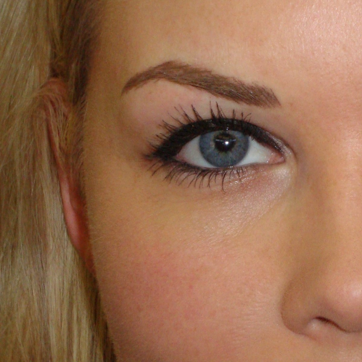 BrowHappy's tweet photo. You deserve to wake up with perfectly-sculpted brows! We'll find the shape meant for your facial structure. https://t.co/BcXeUSEkS1