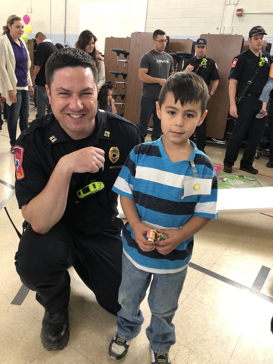MackWeatherford's tweet photo. Cars with dads was a success!! We even had a few extra helpers. Thank you Odessa Fire Department for hanging out with us today! @EctorCountyISD 🚗💙 https://t.co/KQjo8XNz5u