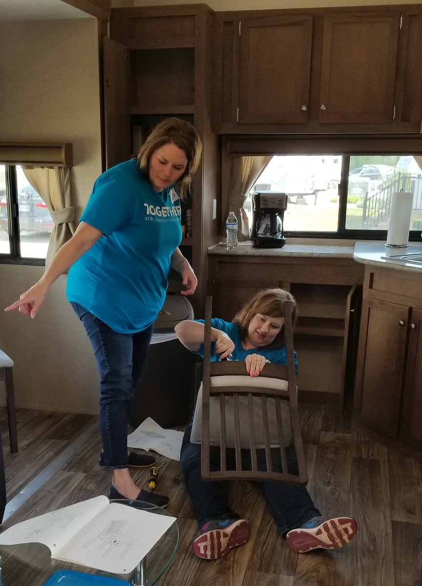 mrsherd2015's tweet image. Wonderful experience AT&amp;amp;T Community day. Helping Austin's homeless and disabled dignified work &amp;amp; living spaces to rediscover hope, renew their purpose and restore their dignity @mobileloaves #servinggoodness @WomenOfATT_ERG  @joe_farrell21 @AustinAvengers @liz_gtweets #LifeAtATT