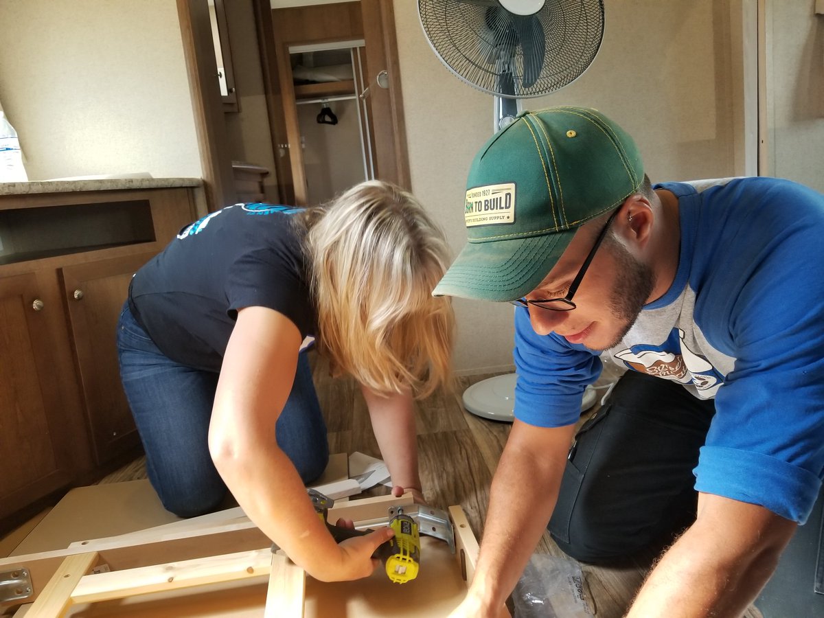 mrsherd2015's tweet image. Wonderful experience AT&amp;amp;T Community day. Helping Austin's homeless and disabled dignified work &amp;amp; living spaces to rediscover hope, renew their purpose and restore their dignity @mobileloaves #servinggoodness @WomenOfATT_ERG  @joe_farrell21 @AustinAvengers @liz_gtweets #LifeAtATT