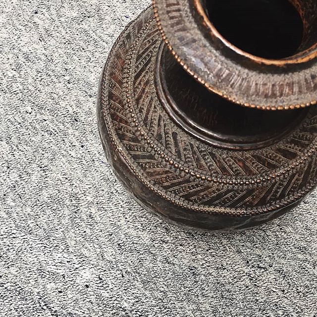 AmalaCarpets's tweet photo. Mixing handmade modern rug designs with antiques from around the world within our showroom today - Happy Friday everyone! 🤗 https://t.co/WpLNXGwQHj