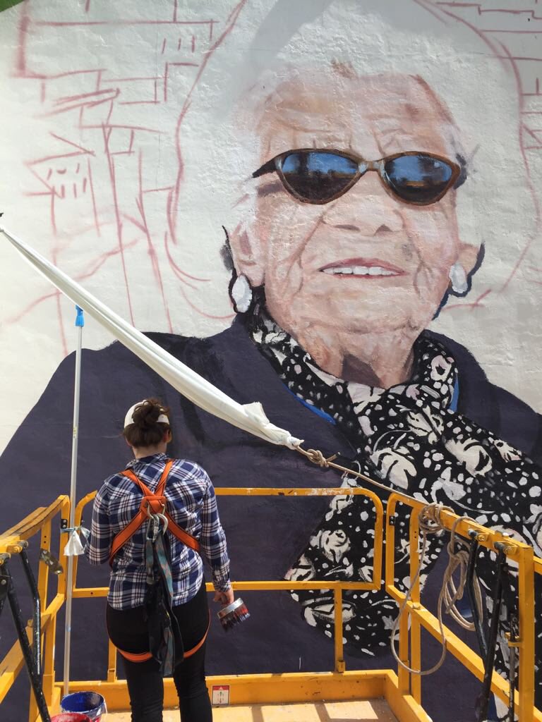 virginiabersabe's tweet photo. “Campo de la verdad verdadera”. Homenaje a Ana La Piconera (91 años), última mujer piconera de Córdoba, con el proyecto #madeinbarrio de @alas6enlaplaya #casadelajuventud y #ayuntamientodecordoba C/Acera Pintada 8 (Córdoba). https://t.co/HTCoXepvFL