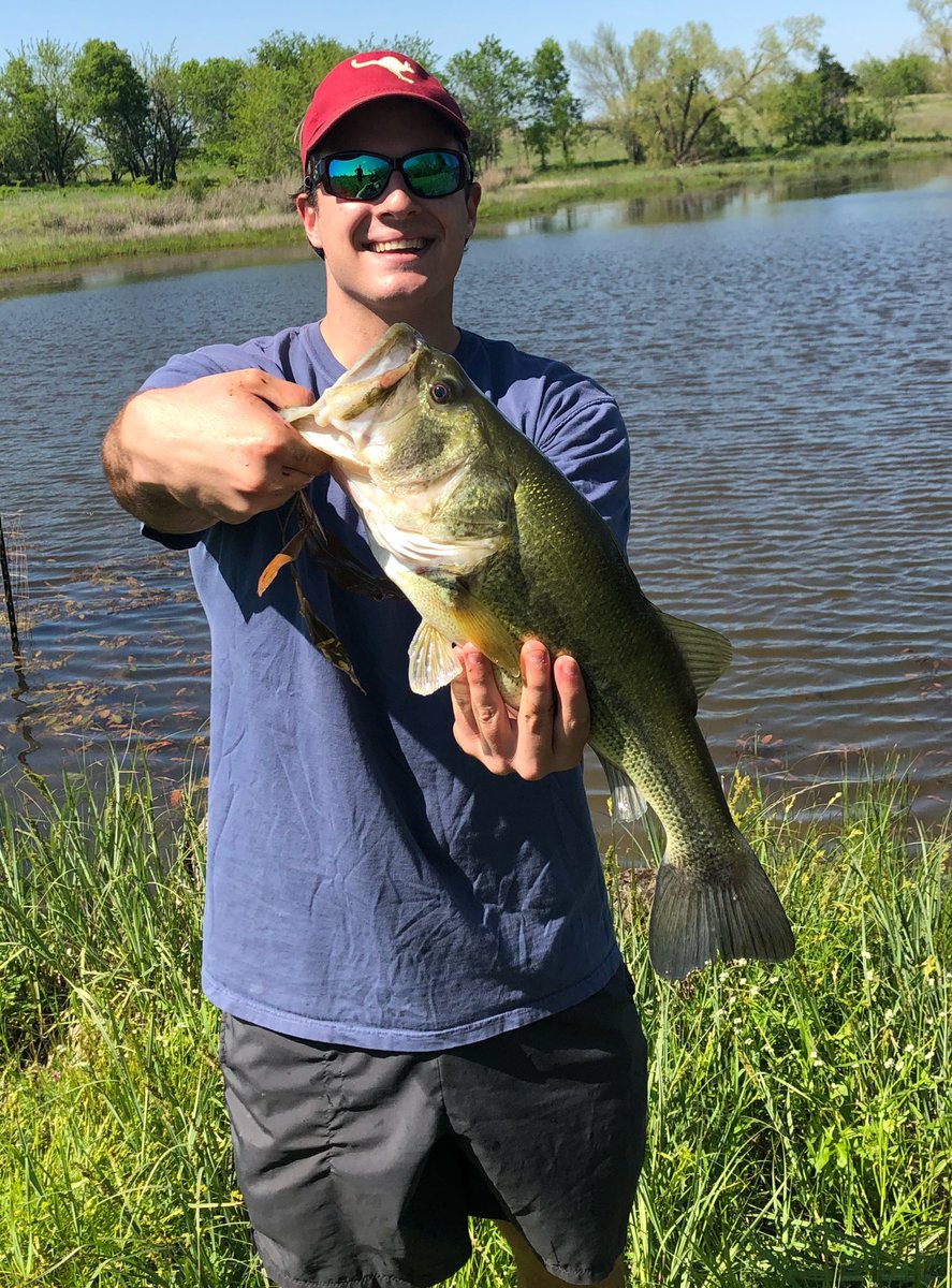 AC_Anglers's tweet photo. Little pond bass fishing this fine Friday afternoon. #RoosWhoFish #ACAnglers https://t.co/jm1gaPhazV
