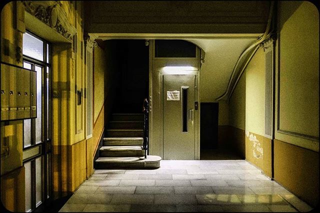 RaveJudgeRun's tweet photo. Doorway #13 #barcelona #nightshift #home #mailbox #writingsonthewall #whenthenightcomes #night https://t.co/i0vB8hKUlA https://t.co/thmLjL6shZ